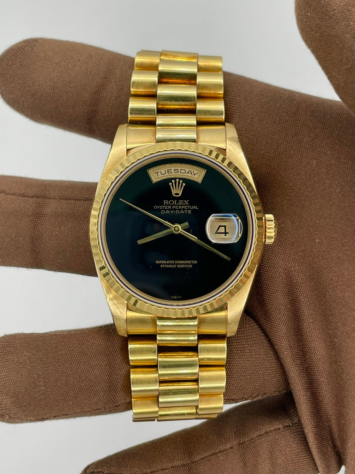 RARE 1990s Rolex 18kt YG Day-Date Onyx Stone Dial 36mm 18238