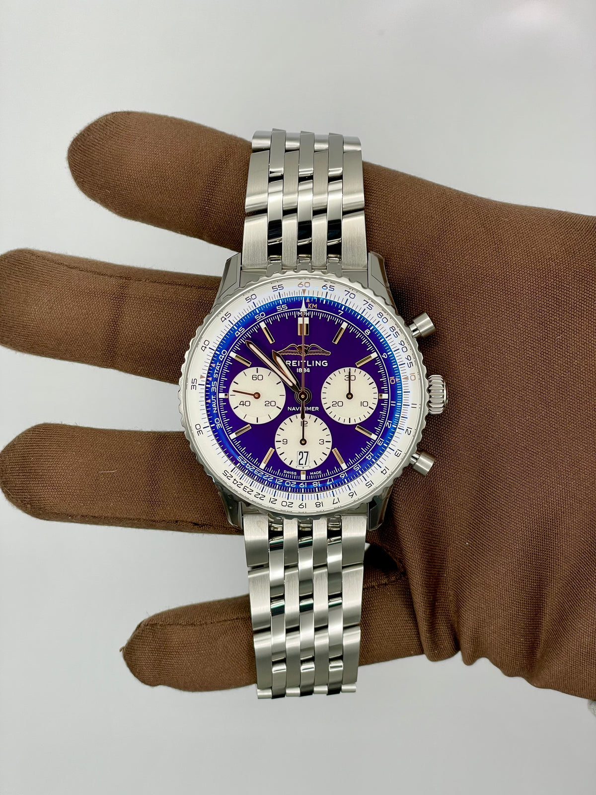 NEW 2025 Breitling Navitimer B01 Chronograph 43mm Stainless Steel AB01385C1Q1A1