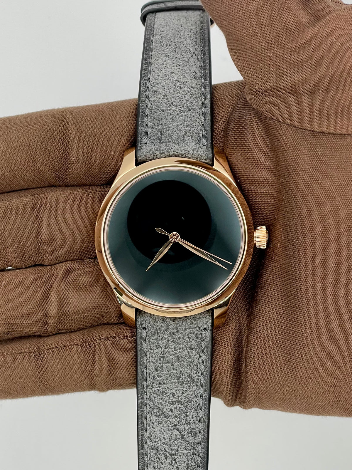 NEW 2025 H. Moser & Cie. Endeavour Centre Seconds Concept Vantablack Dial 40mm Rose Gold 1200-0412