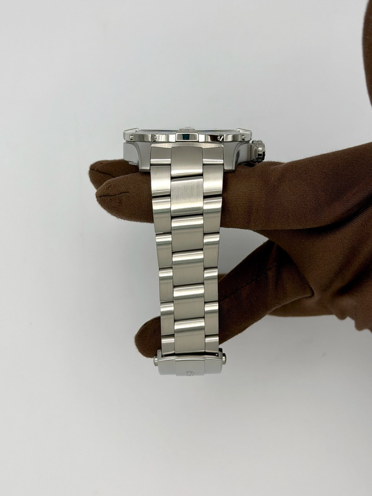 Breitling Avenger A17328101B1A1 — photo 5 of 8