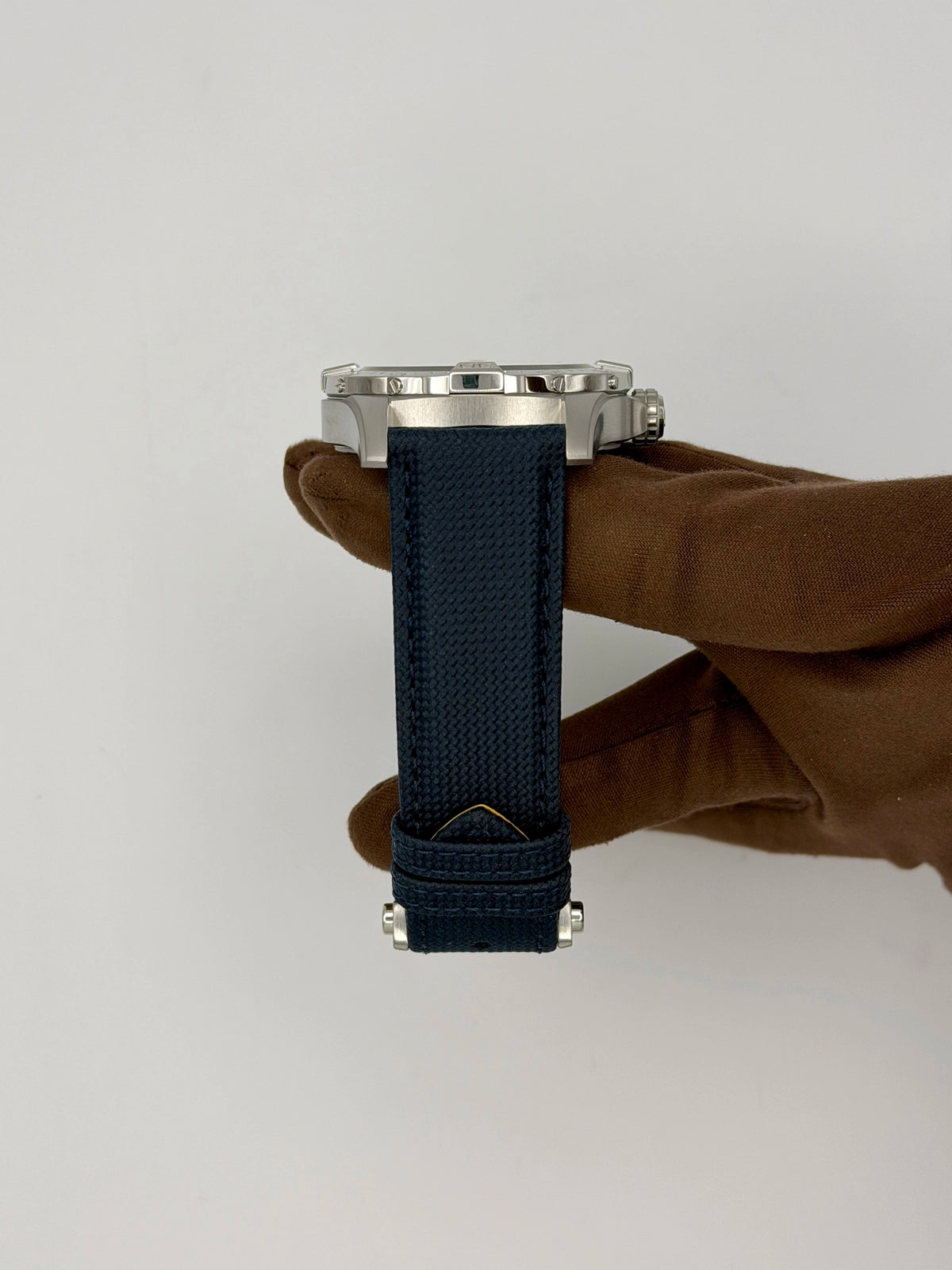 Breitling Avenger A17328101C1X1 — photo 5 of 9