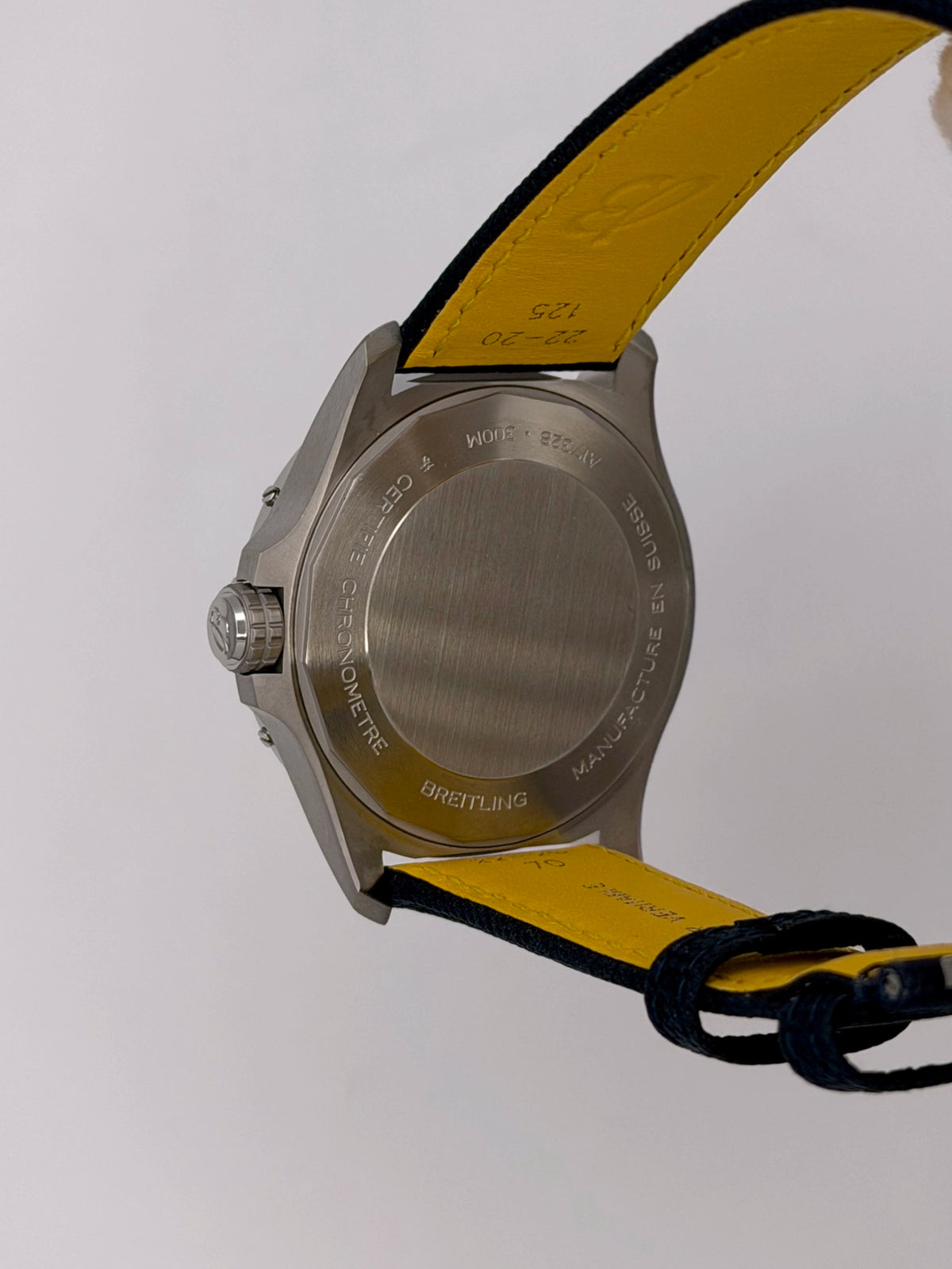 Breitling Avenger A17328101C1X1 — photo 4 of 9