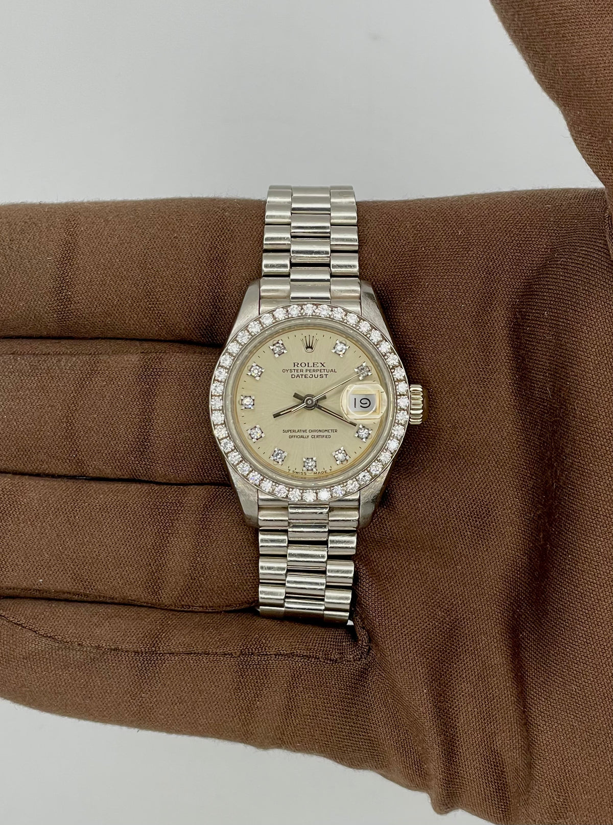 Rolex Lady-Datejust 26mm 18k White Gold Diamond Bezel 69139