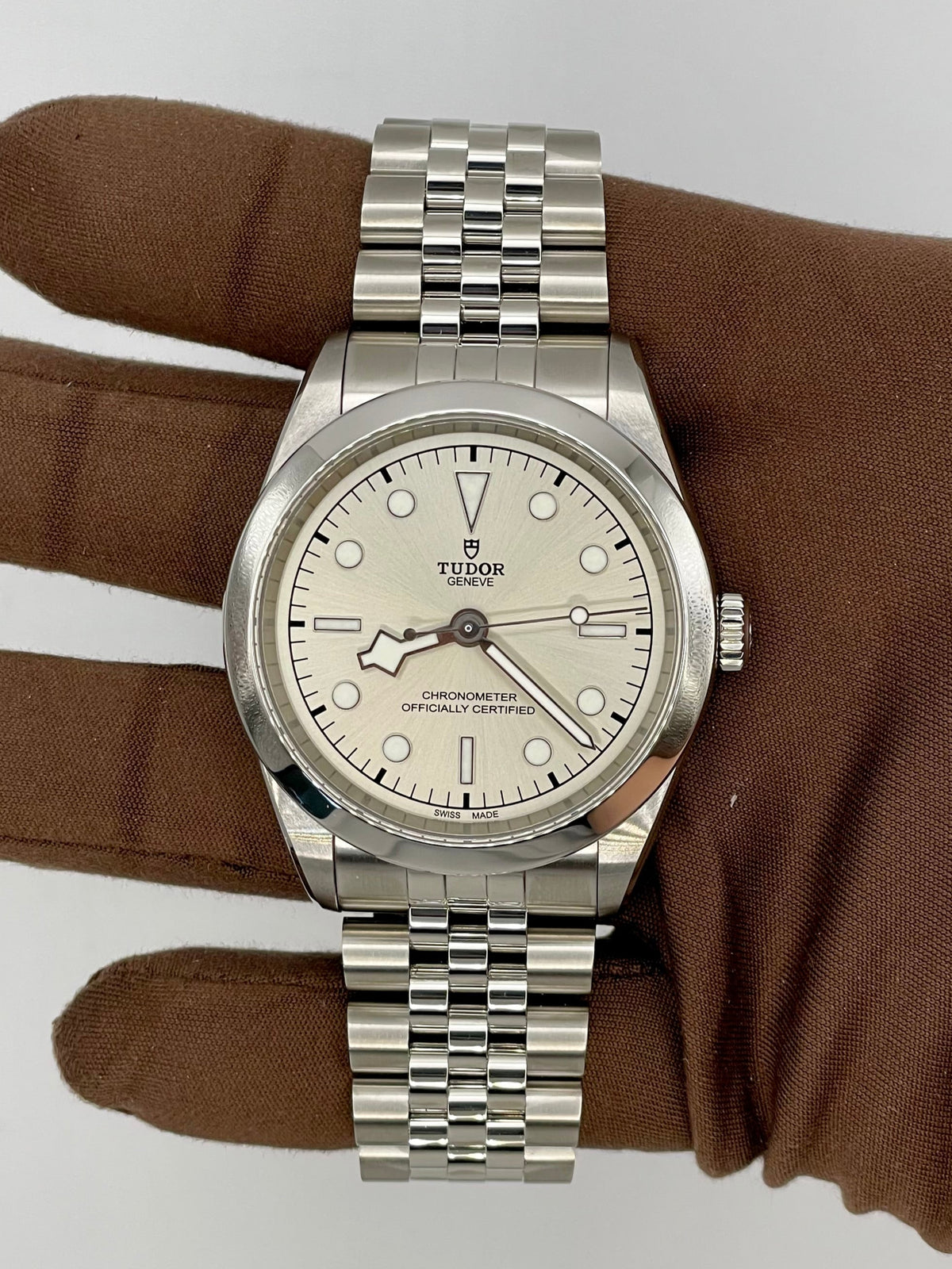 NEW 2025 Tudor Black Bay One 41mm Light Champagne Dial M79680-0003