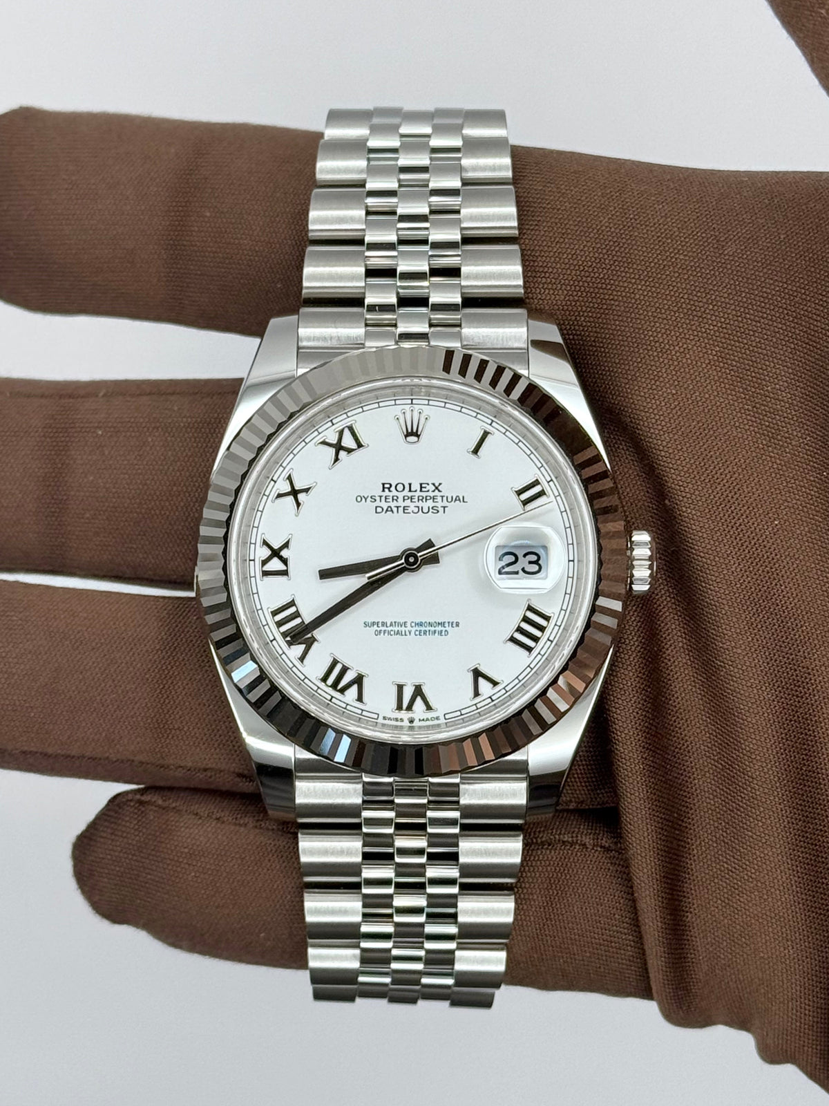 NEW 2025 Rolex Datejust WG Bezel 41mm White Roman 126334-0024