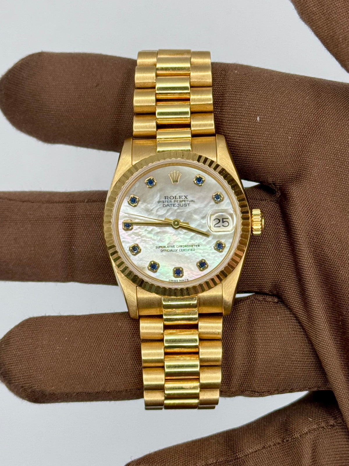 Very Rare  Rolex 18kt YG Datejust Factory MOP Dial Sapphire Markers 31mm 68278