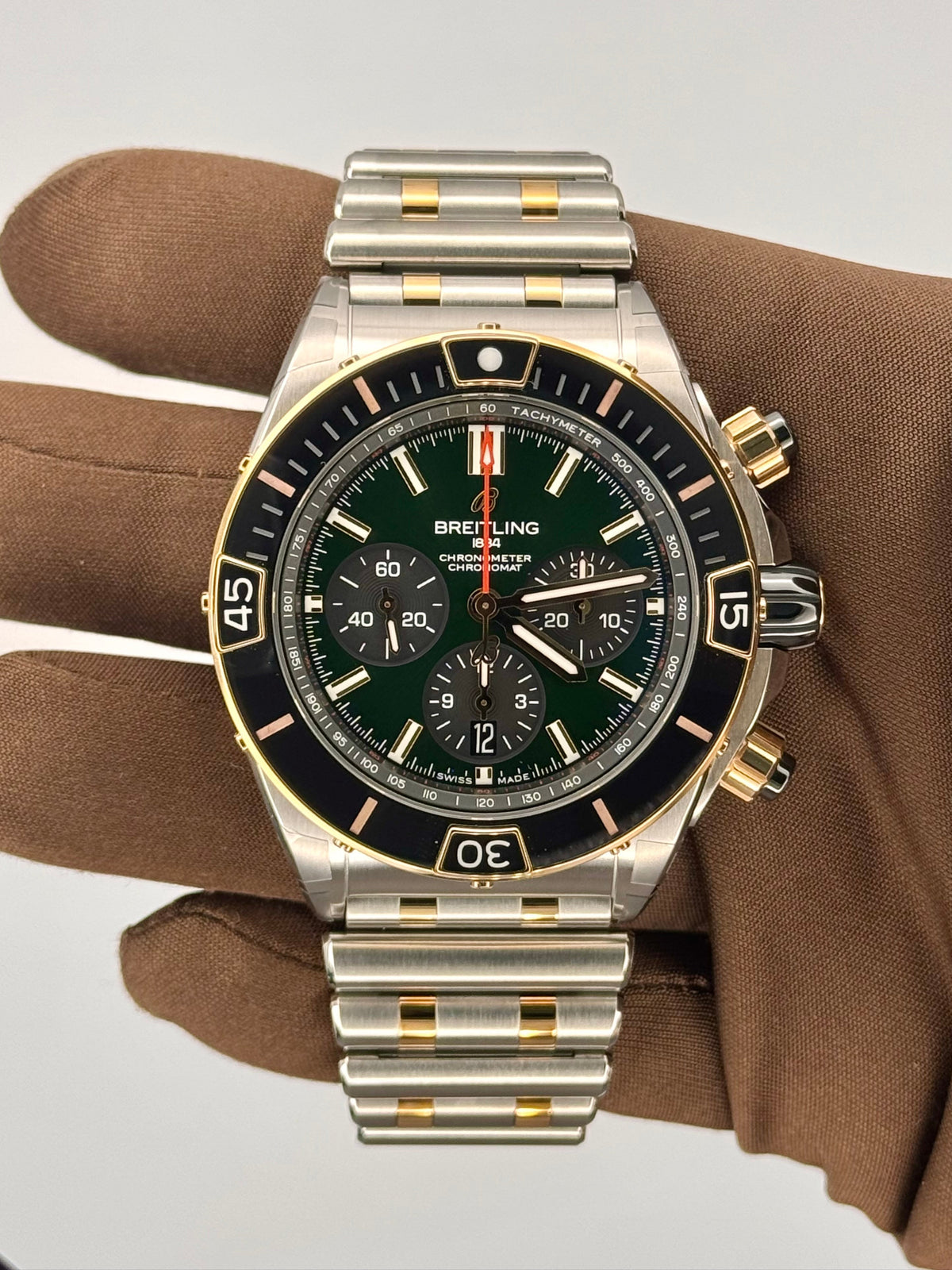 NEW 2024 Breitling Super Chronomat B01 44mm UB0136251L1U1