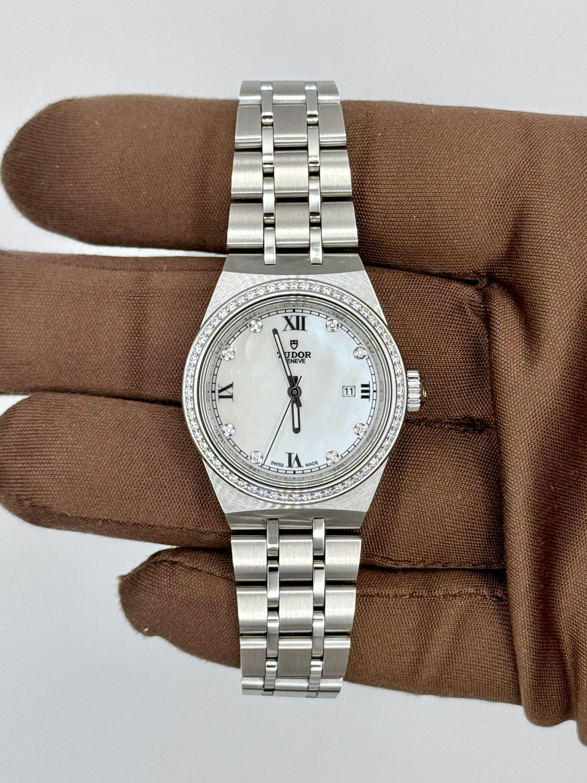 NEW 2024 Tudor Royal 28mm Diamond Bezel MOP M28320-0001