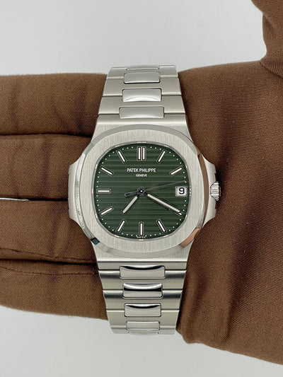 2021 Patek Philippe Nautilus Green Dial NEW OLD STOCK 40mm Stainless Steel 5711/1A-014