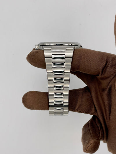 2021 Patek Philippe Nautilus Green Dial NEW OLD STOCK 40mm Stainless Steel 5711/1A-014