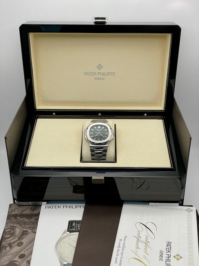 2021 Patek Philippe Nautilus Green Dial NEW OLD STOCK 40mm Stainless Steel 5711/1A-014