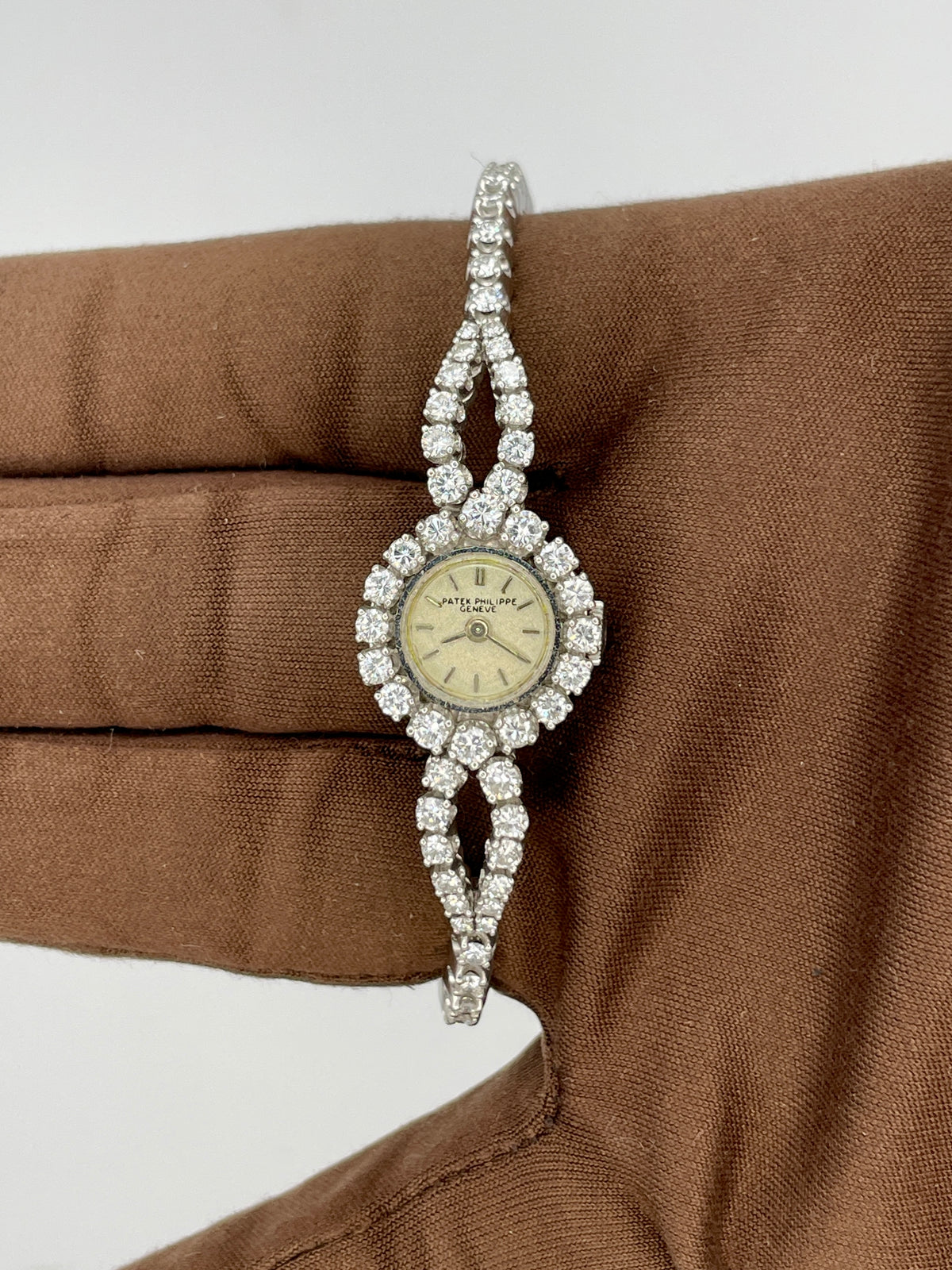 1959 Patek Philippe Ladies Diamond Platinum Bracelet Watch 12mm Platinum and Diamond-set 3289/12