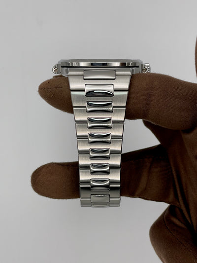 2019 Patek Philippe Nautilus Rare 330 Movement 40mm Stainless Steel 5711/1A-011