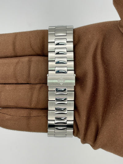 2019 Patek Philippe Nautilus Rare 330 Movement 40mm Stainless Steel 5711/1A-011
