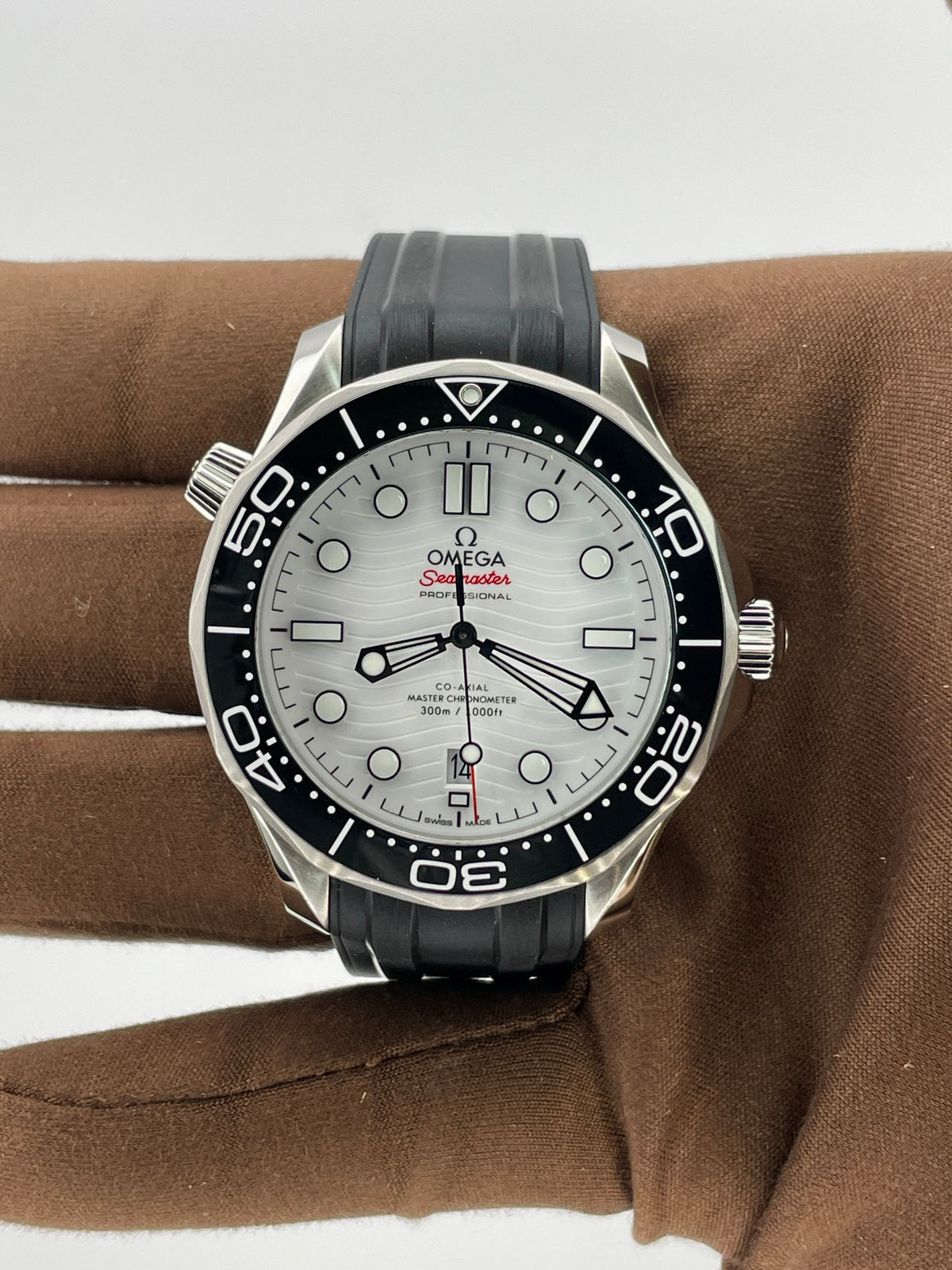 2025 Omega Seamaster Diver 300M Omega Co-Axial Master Chronometer 42mm Stainless Steel 210.32.42.20.04.001