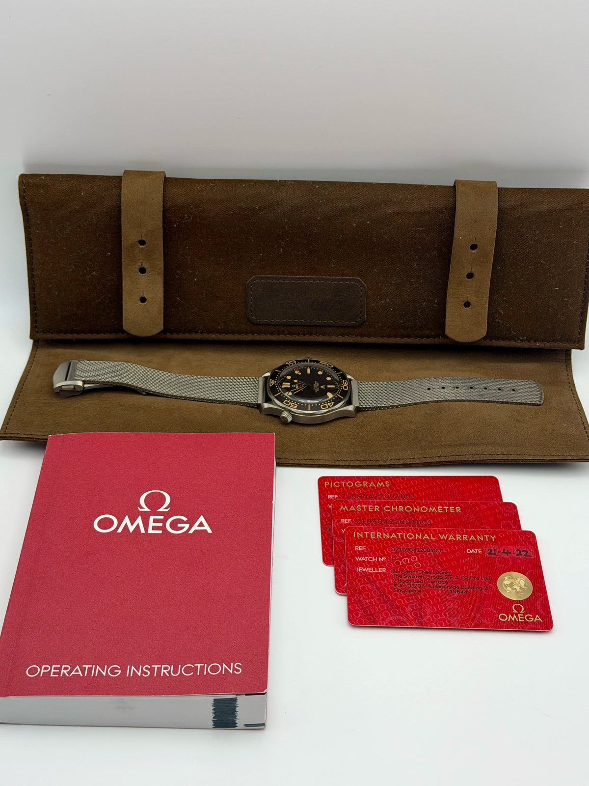 Omega Seamaster Diver 300M Omega Co-Axial Master Chronometer 007 Edition 210.90.42.20.01.001 — photo 10 of 10