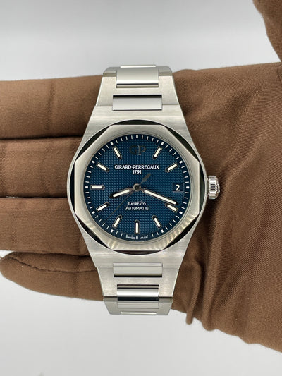 2025 Girard-Perregaux Laureato 42mm Stainless Steel 81010-11-431-11A