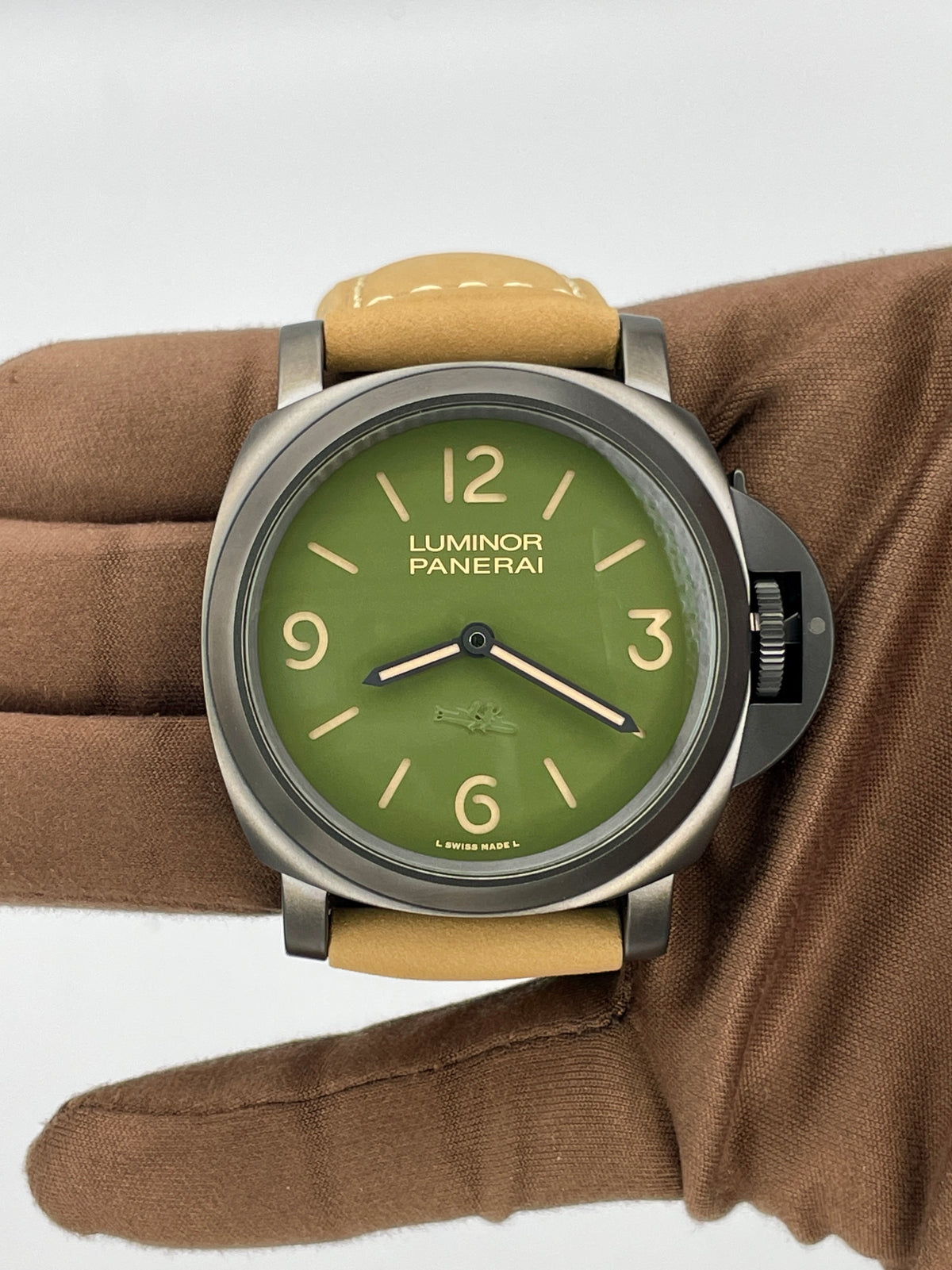 2025 Panerai Luminor Kuala Lumpur Boutique Edition Limited to 140 pieces 44mm DLC Titanium PAM01957