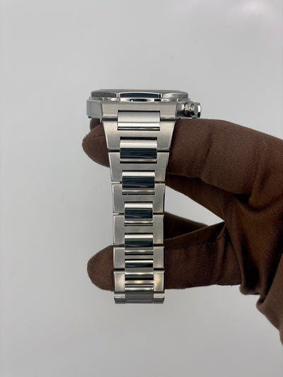 2025 Girard-Perregaux Laureato Chronograph 42mm Stainless Steel 81020-11-131-11A