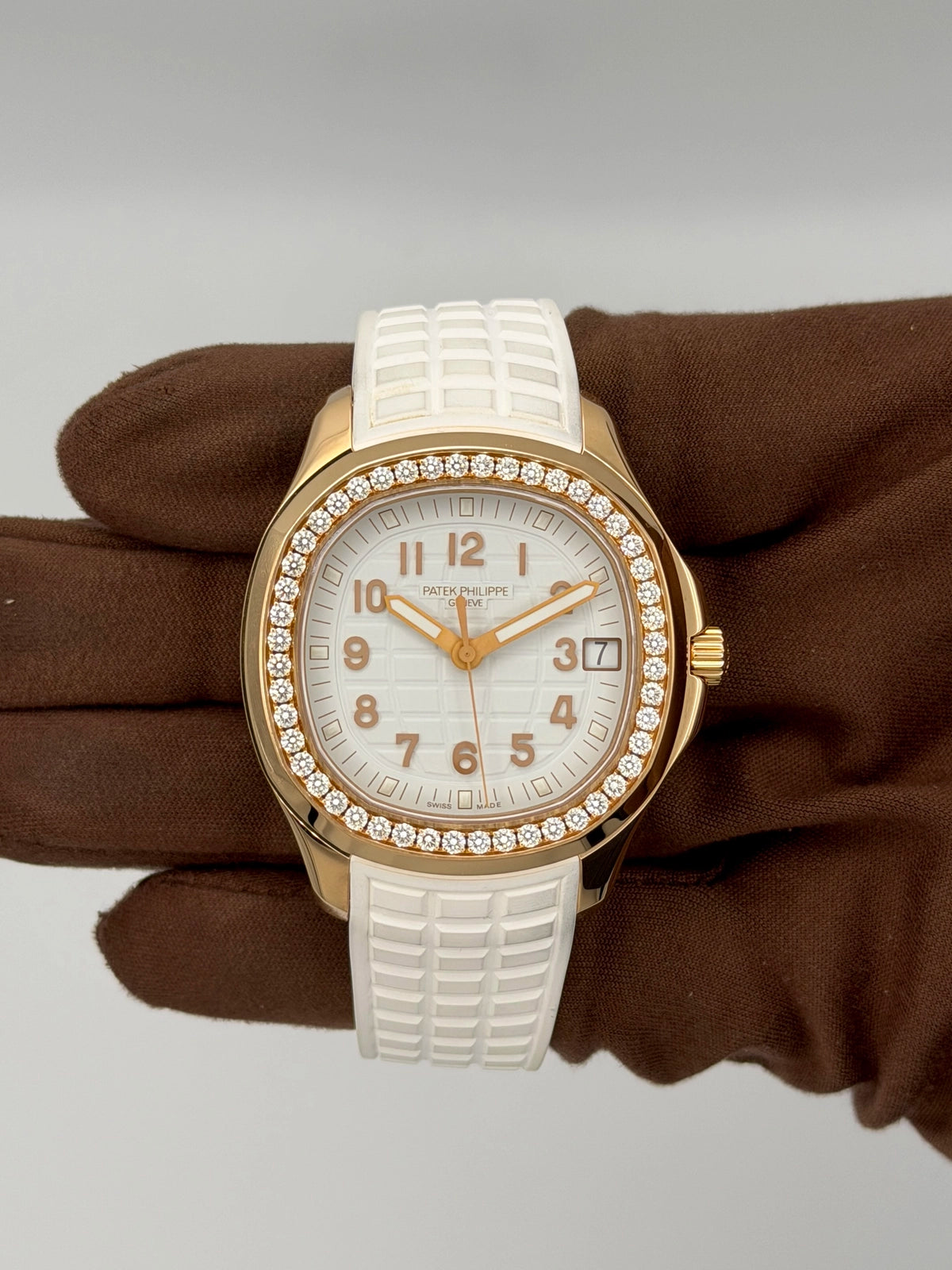 2022 Patek Philippe Aquanaut 38.8mm Rose Gold 5268/200R-001