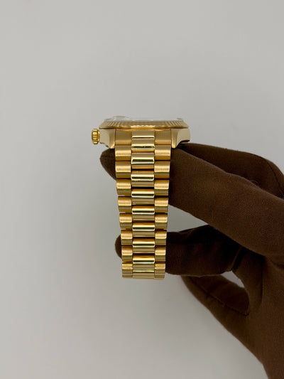 1990 Rolex Day-Date 36mm Yellow Gold 18238