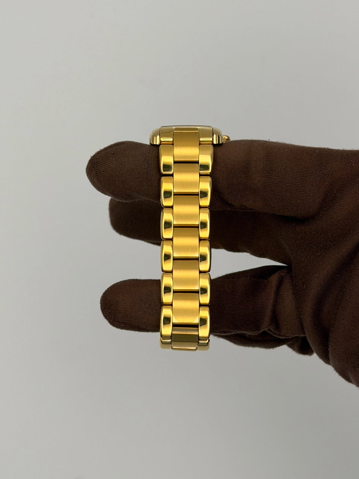 2026 Frederique Constant Classics Carrée Ladies 23 x 21mm Yellow Gold-Plated FC-200MCDC25B