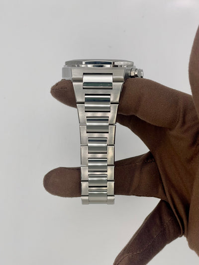 2025 Girard-Perregaux Laureato Chronograph 42mm Stainless Steel 81020-11-631-11A