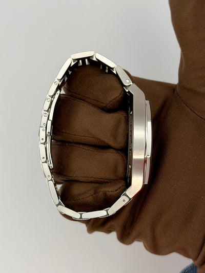 2021 Girard-Perregaux Laureato Fits up to 6.75 inch wrist size 42mm Stainless Steel 81010-11-191511A