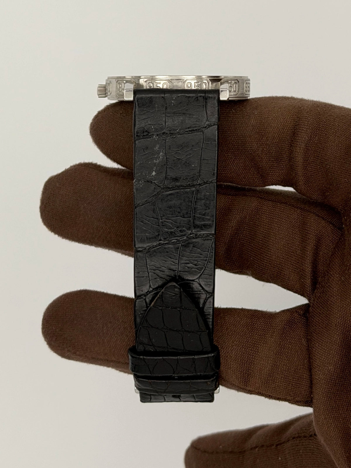 Corum Classic Platinum Quartz Quartz Granite 43.205.70 32.1 Platinum 43.205.70