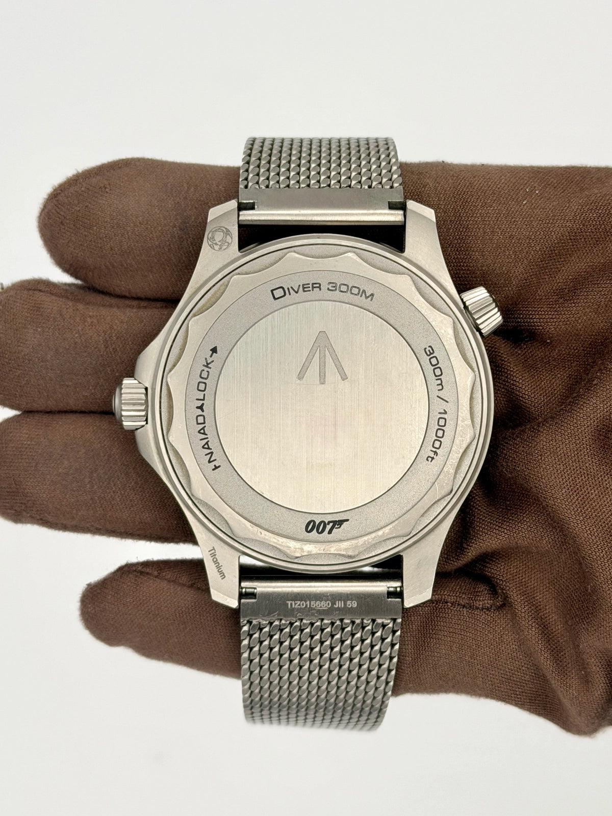 Omega Seamaster Diver 300M Omega Co-Axial Master Chronometer 007 Edition 210.90.42.20.01.001 — photo 4 of 10