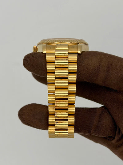 2007 Rolex Day-Date 36 New Style "Fat" Buckle 36mm Yellow Gold 118238