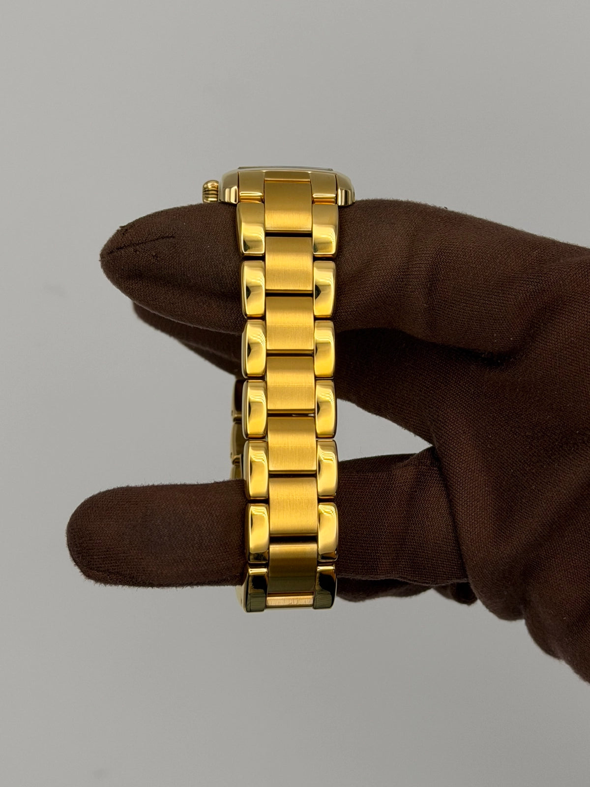 2026 Frederique Constant Classics Carrée Ladies 23 x 21mm Yellow Gold-Plated FC-200MCDC25B