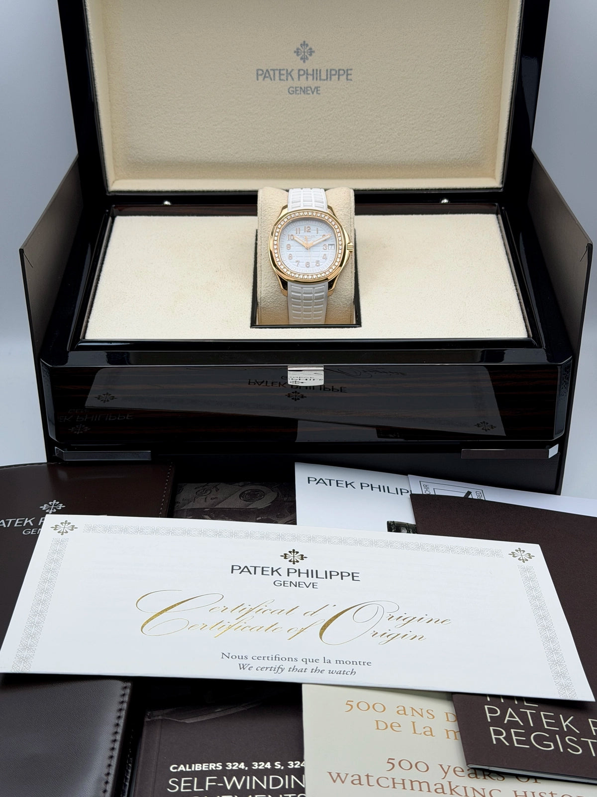 2022 Patek Philippe Aquanaut 38.8mm Rose Gold 5268/200R-001