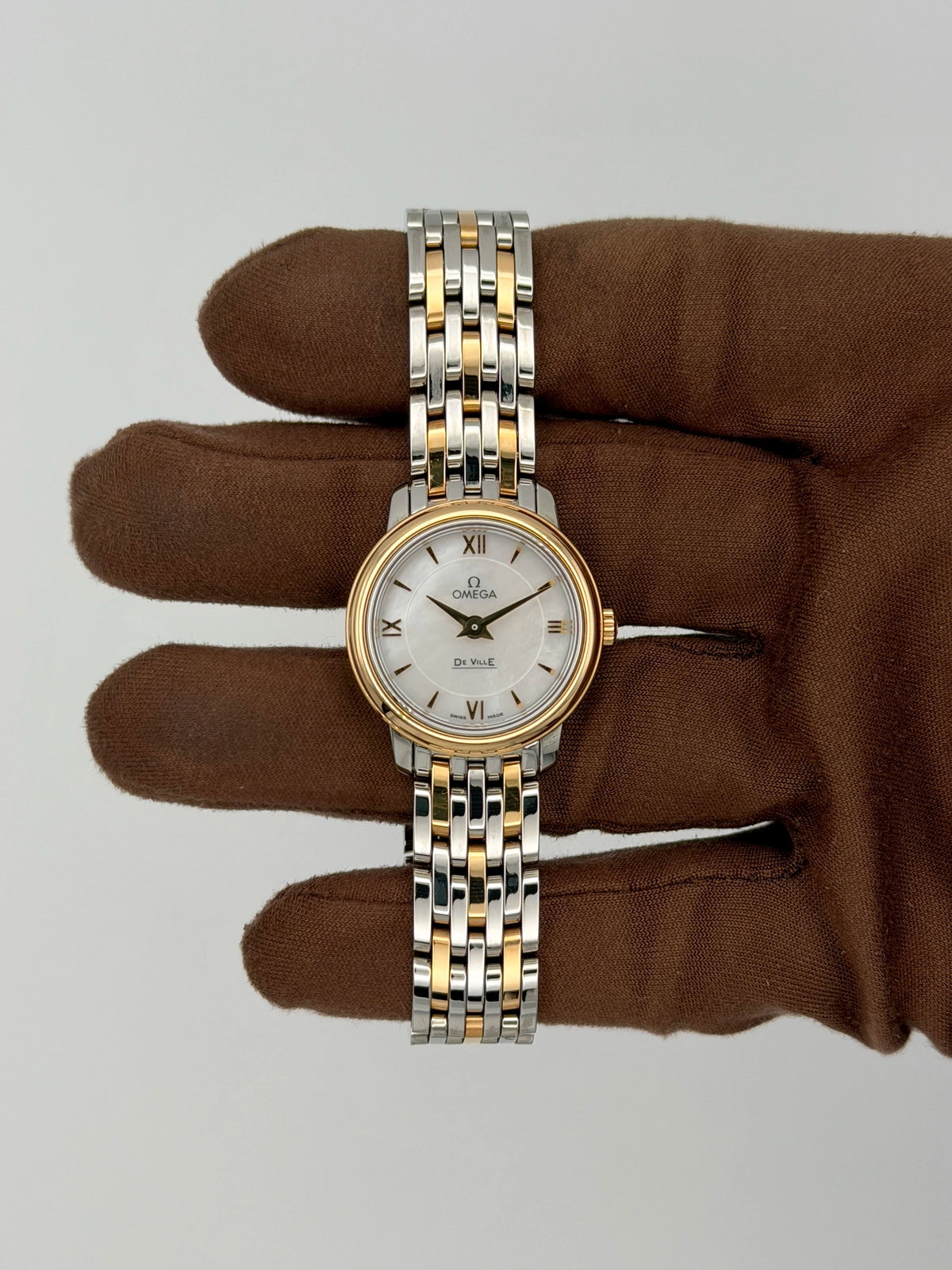 2026 Omega De Ville Prestige 24 x 16mm Stainless Steel/Rose Gold-Plated 424.20.24.60.05.002