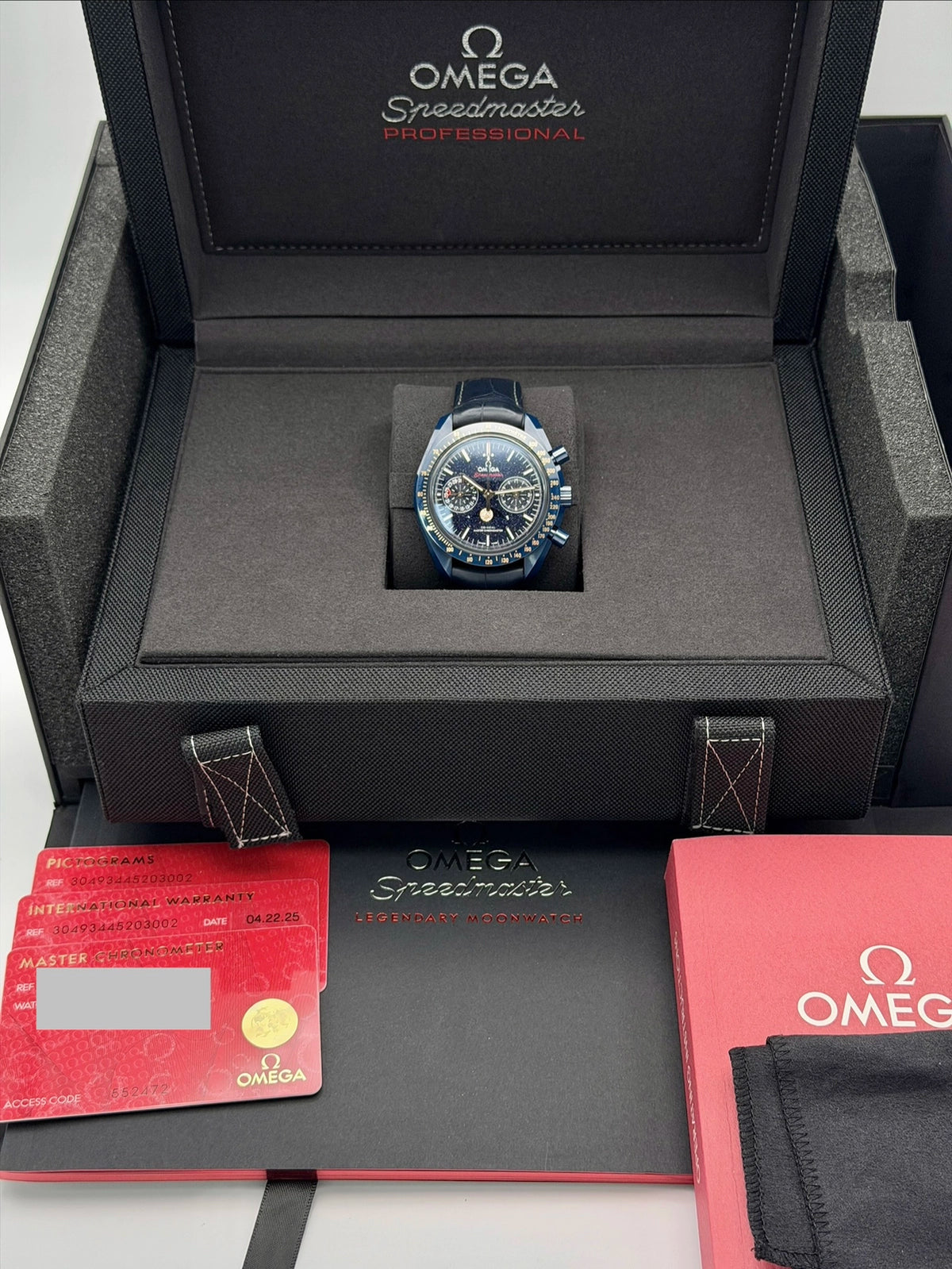 2025 Omega Speedmaster Moonwatch Co-Axial Master Chronometer Moonphase Chronograph Blue Side Of The Moon 44.25mm Ceramic 304.93.44.52.03.002