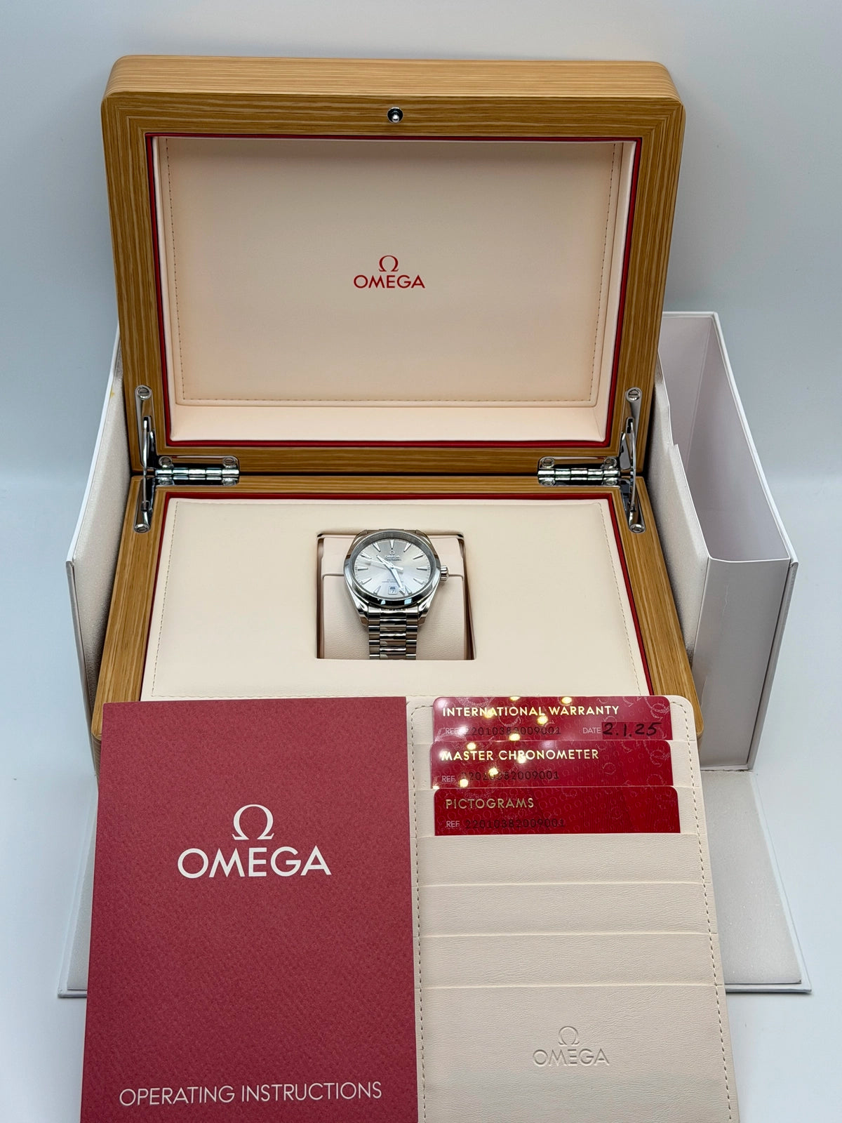 Omega Seamaster Aqua Terra 150M Co-Axial Master Chronometer 220.10.38.20.09.001 — photo 10 of 10