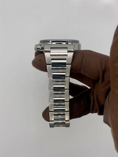 2025 Girard-Perregaux Laureato Chronograph 42mm Stainless Steel 81020-11-131-11A
