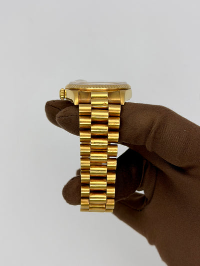 1995 Rolex Day-Date Porcelain Dial 36mm Yellow Gold 18238