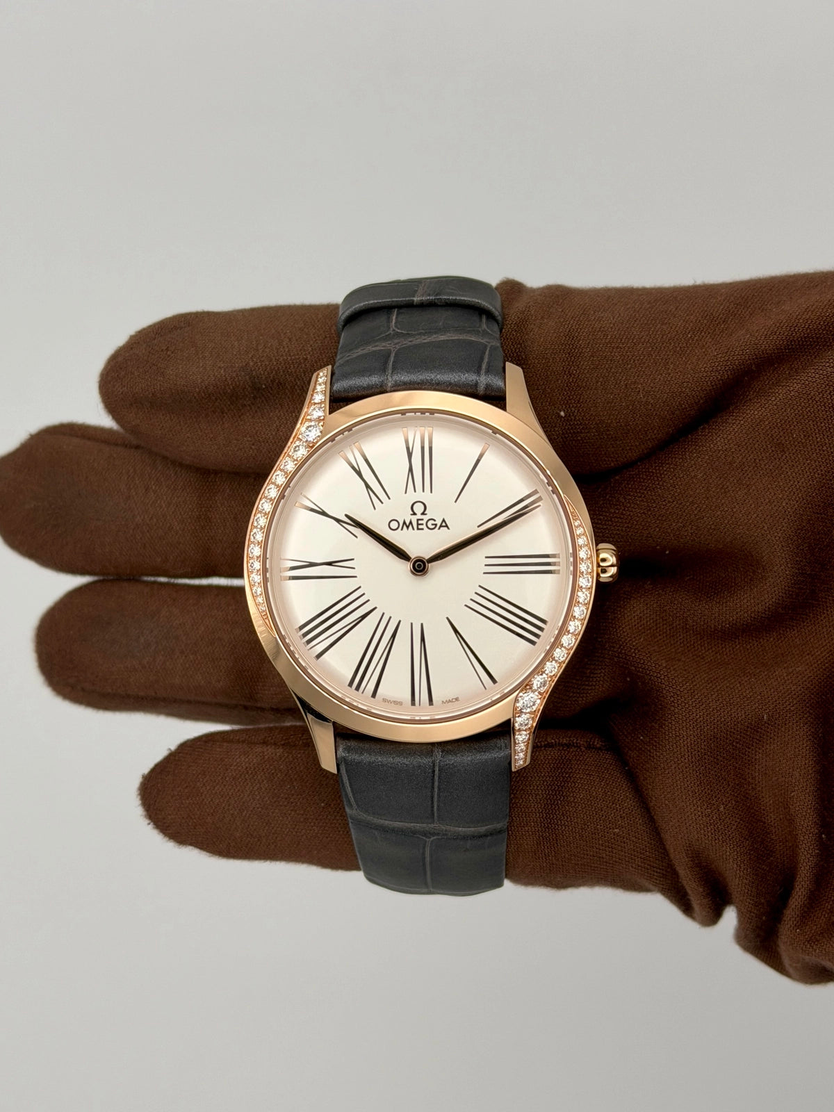 2026 Omega De Ville Trésor 36mm Sedna Gold 428.58.36.60.02.001
