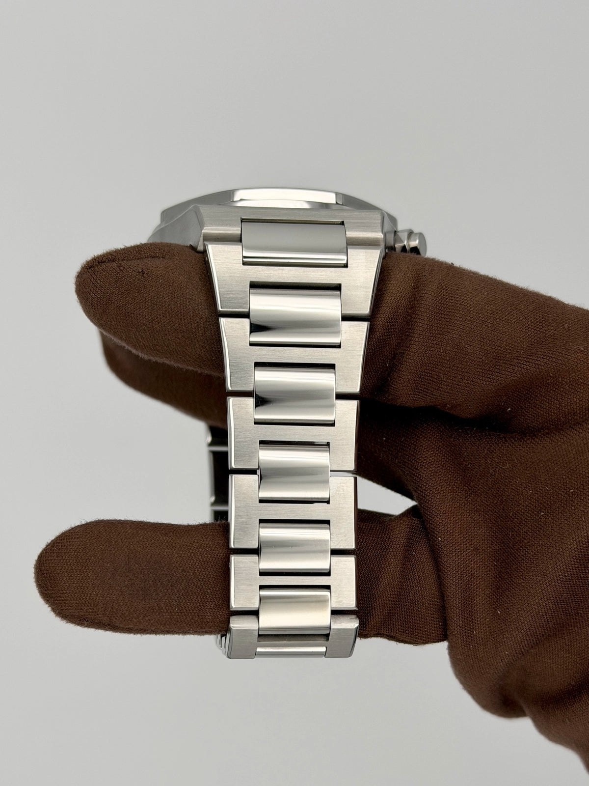 2026 Girard-Perregaux Laureato Chronograph Limtied to 180 Pieces 42mm Stainless Steel 81020-11-3370-1GM