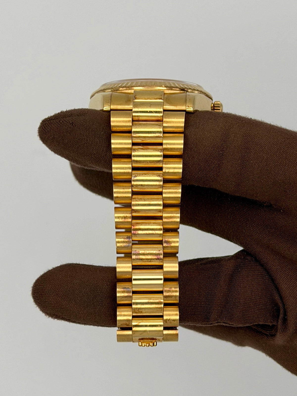 2007 Rolex Day-Date 36 New Style "Fat" Buckle 36mm Yellow Gold 118238