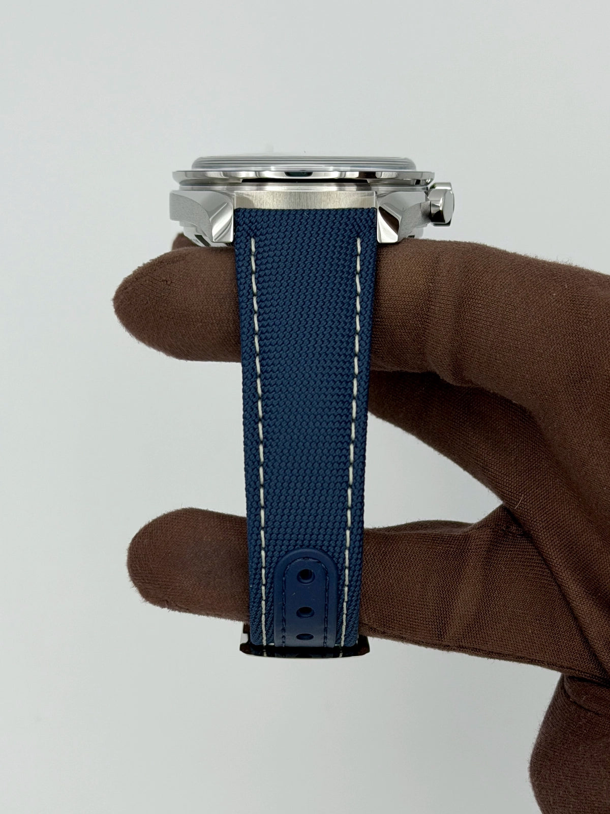Omega Speedmaster Anniversary Series Co-Axial Master Chronometer Chronograph “Silver Snoopy Award” 310.32.42.50.02.001 — photo 5 of 8