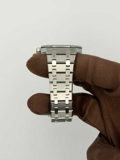 2014 Audemars Piguet Royal Oak Quartz Ladies 33mm Stainless Steel 67651ST.ZZ.D002CR.01