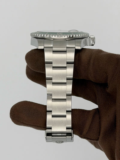 2011 Rolex Submariner Hulk 40mm Stainless Steel 116610LV