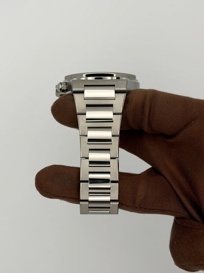 2025 Girard-Perregaux Laureato Chronograph Aiiro 42mm Titanium 81020-21-3311-1GM