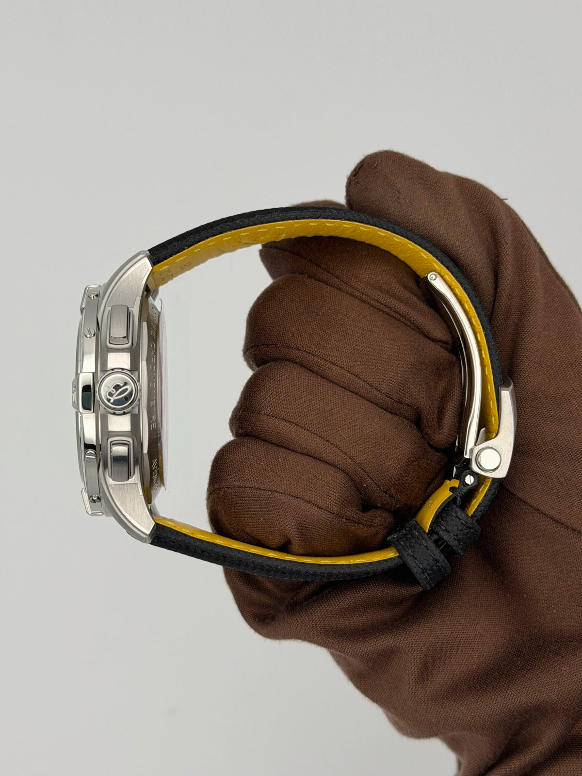 Breitling Avenger B01 Chronograph AB0146101B1X1 — photo 2 of 9