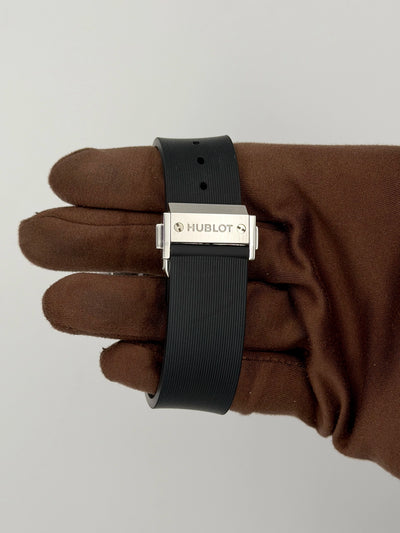 2021 Hublot Classic Fusion 42mm Titanium 542.NX.1171.RX