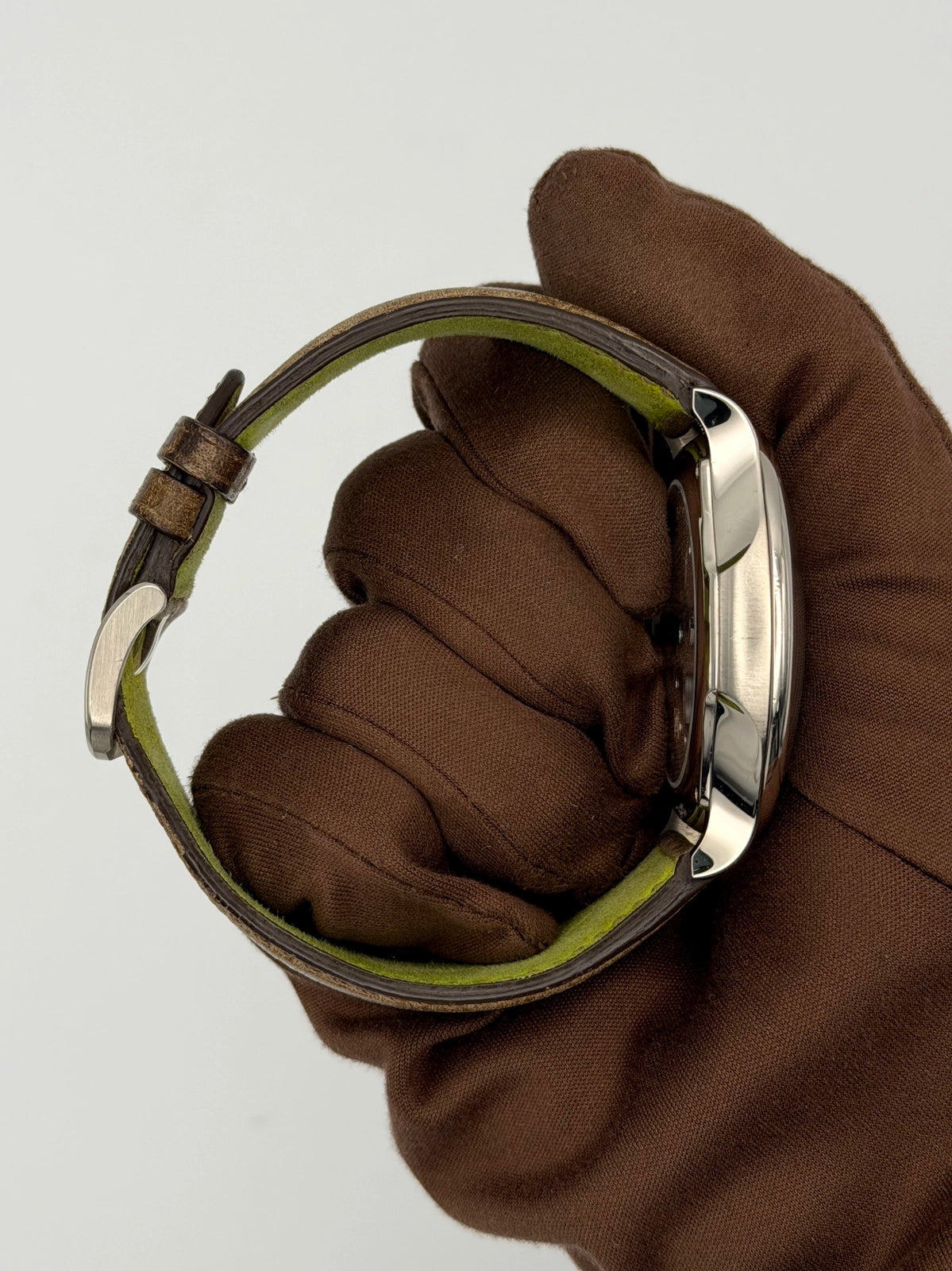 H. Moser & Cie. Venturer 2327-0203 — photo 2 of 9