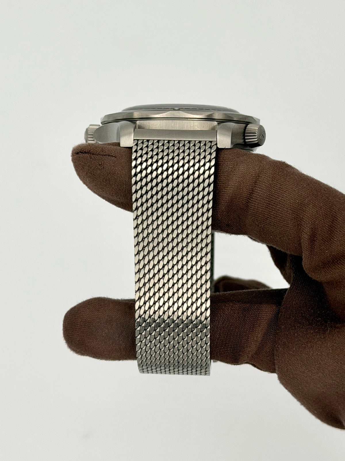 Omega Seamaster Diver 300M Omega Co-Axial Master Chronometer 007 Edition 210.90.42.20.01.001 — photo 6 of 10