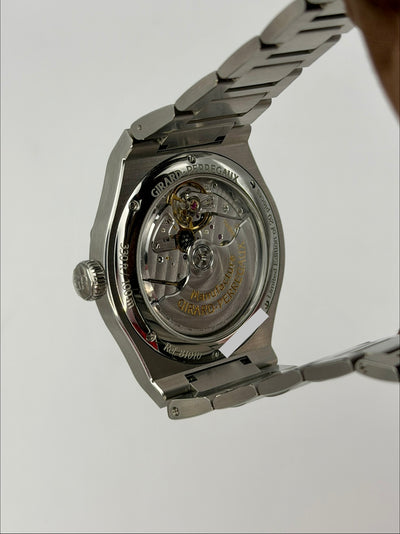 2021 Girard-Perregaux Laureato Fits up to 6.75 inch wrist size 42mm Stainless Steel 81010-11-191511A